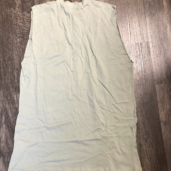 Sleeveless Plunging Neck Chocker Graphic Tee - Picture 8 of 8